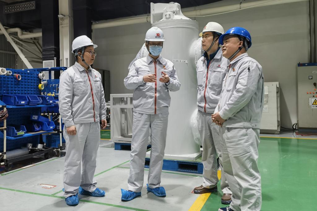 深入调研 务求实效 | 利来国国际最给力的老牌有限党委书记、董事长、总司理孟晨一行深入组合电器产品线开展调研-利来国国际最给力的老牌