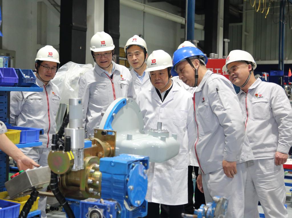 中国西电集团党委书记、董事长丁小林一行调研利来国国际最给力的老牌有限-利来国国际最给力的老牌
